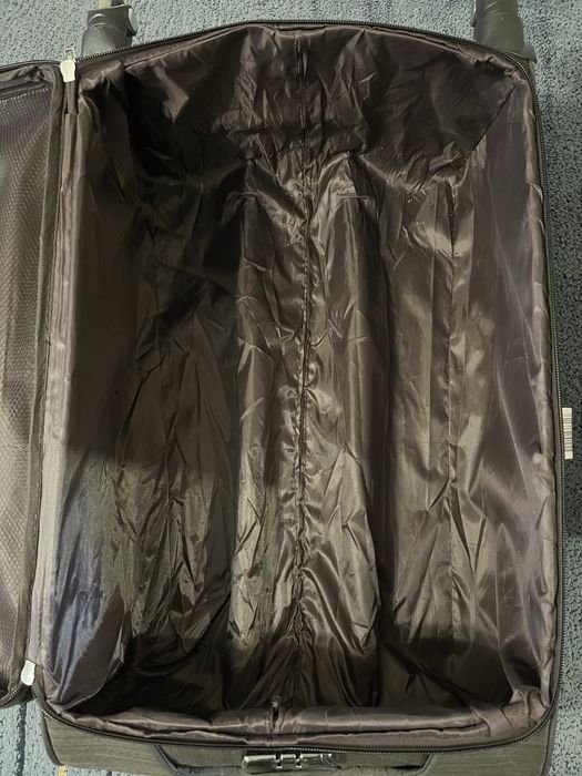 Чемодан большой.