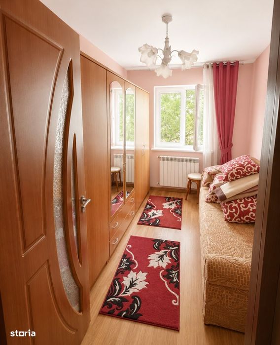 3 CAMERE DE VÂNZARE,Craiovița Nouă,etaj intermediar,mobilat și utilat