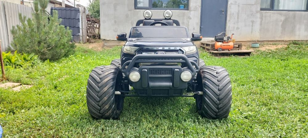 Детский автомобиль на аккумуляторе