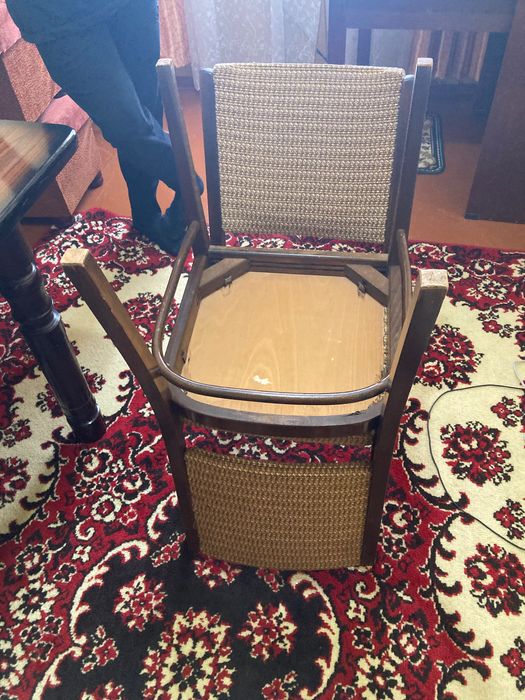 Стулья деревянные, комплект 6 шт, (возможна продажа поштучно)