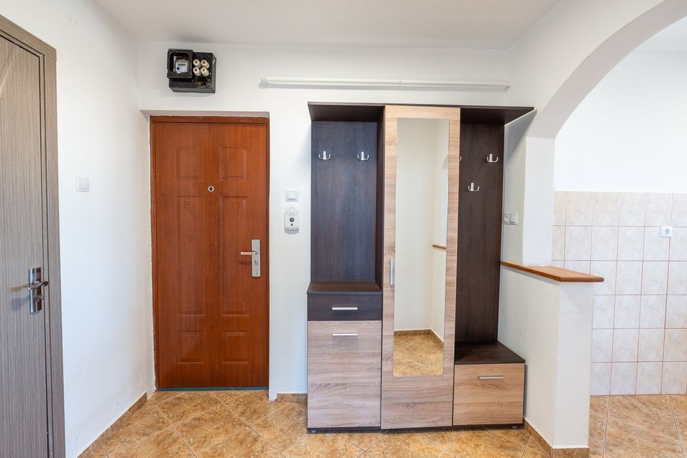 Inchiriez apartamanet cu doua camere