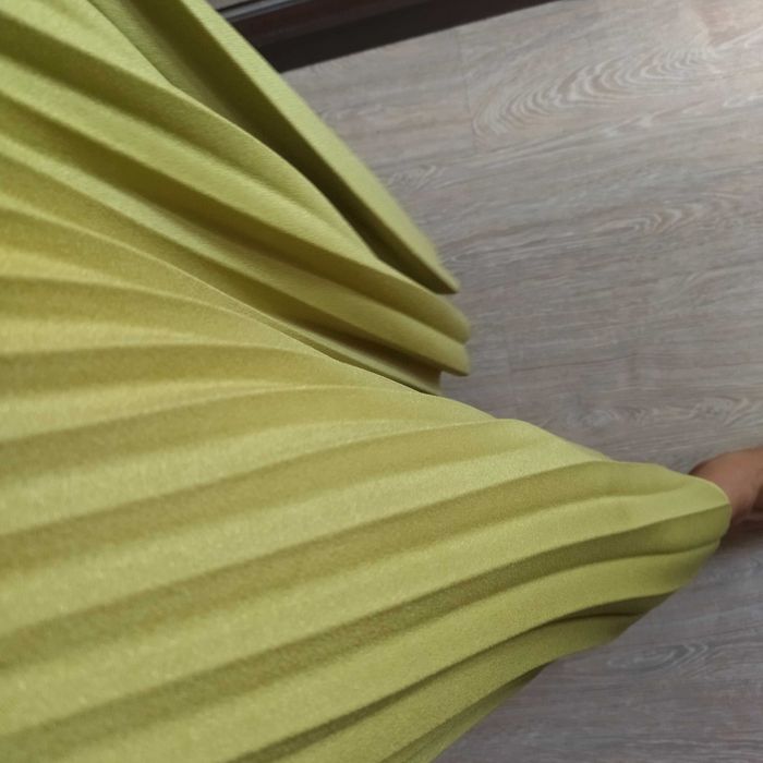 Поли солей и плисе средна дължина