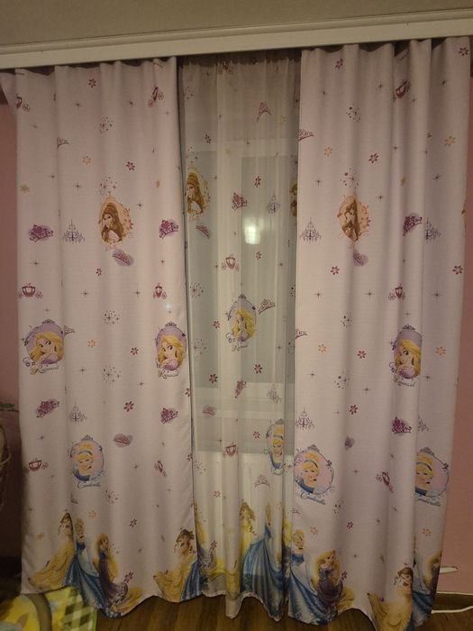 Детски килим и пердета