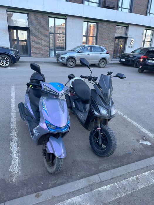 Продается М8 мопед (скутер)