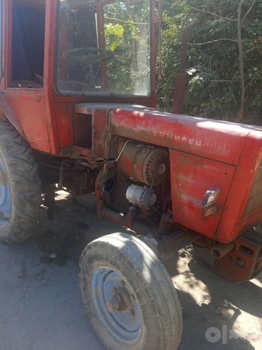 Traktor sotiladi