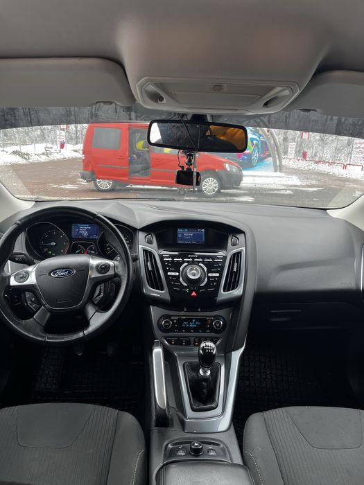 Ford Focus mk 3 Titanium + inca un set de jante pe 17”