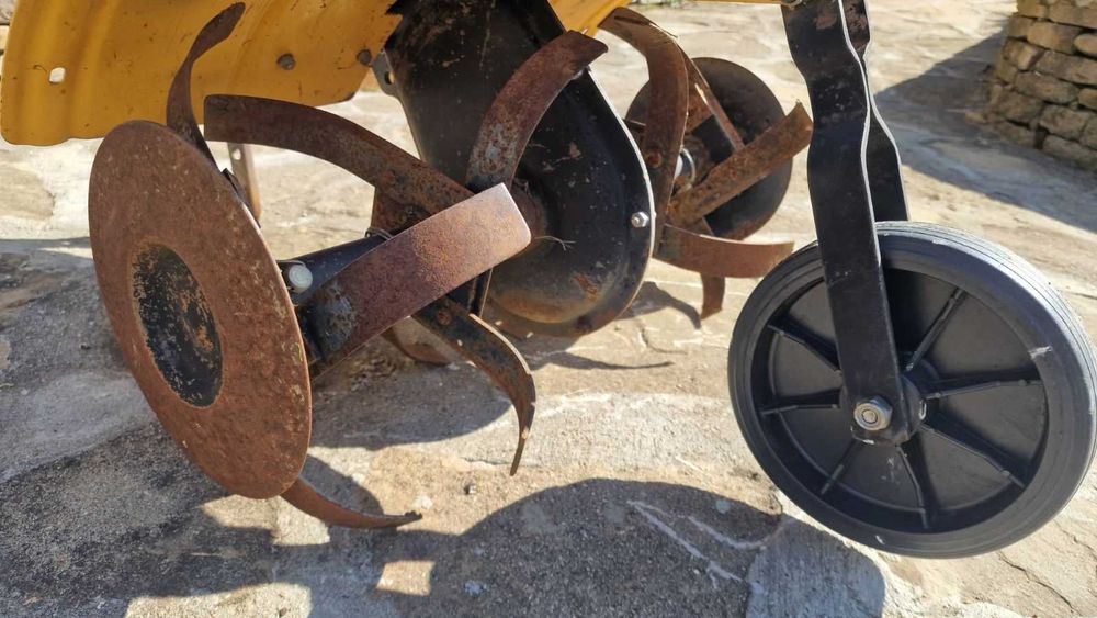 Мотофреза- нов внос,  производство Италия с инвентар