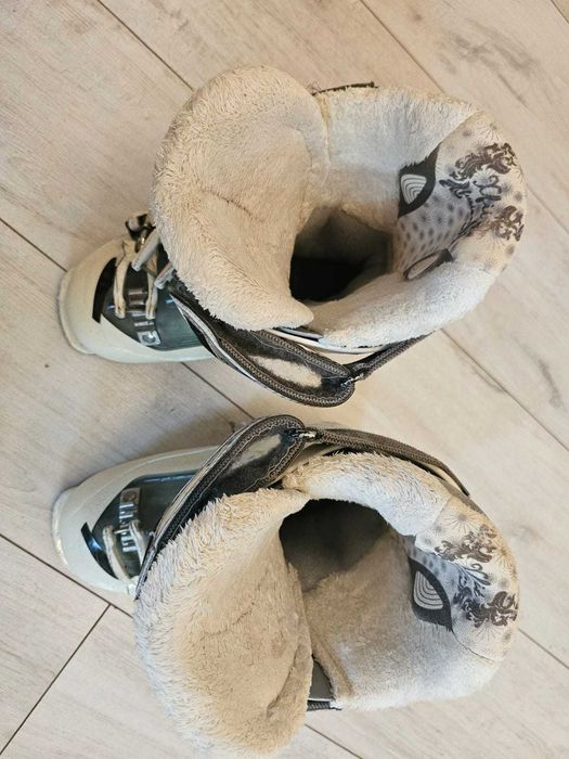 Clăpari fete Salomon marimea 22 Mondo (35 EU)