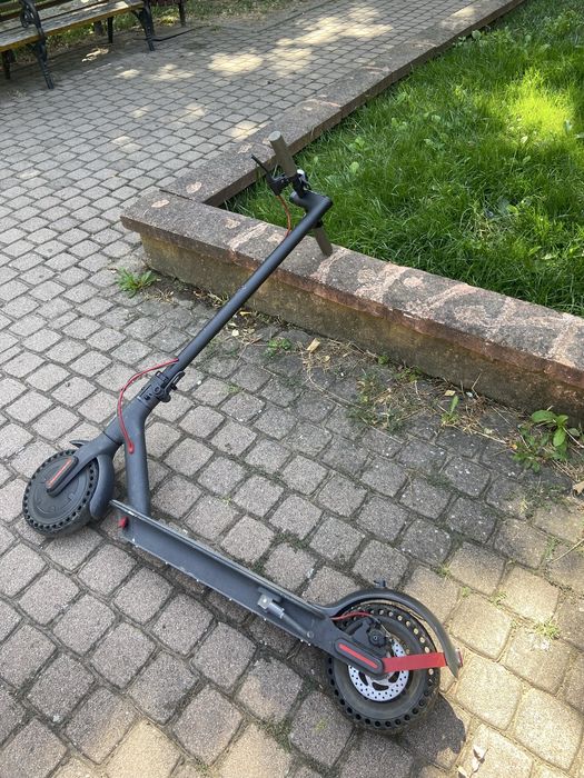 Vînd trotineta xaomi Mi1 prinde 25 la ora mai multe detali la telefin