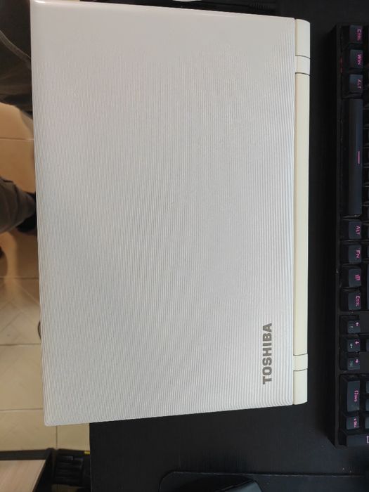 Лаптоп Тoshiba Satellite L50-C-22L 15.6"