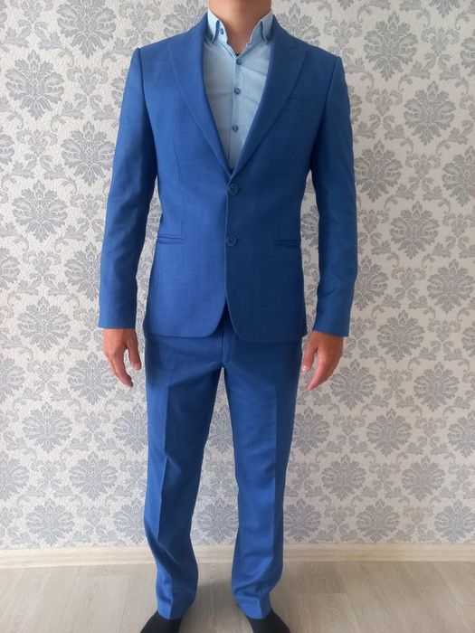 Продам костюм тройка