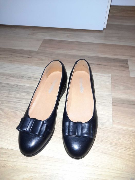 Pantofi din piele marimea 36 ,de la MARELBO