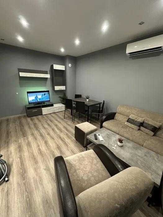 Дава се под наем Едностаен апартамент в София, Надежда 1 - 66 кв.м за 273.87 € - Снимка #2