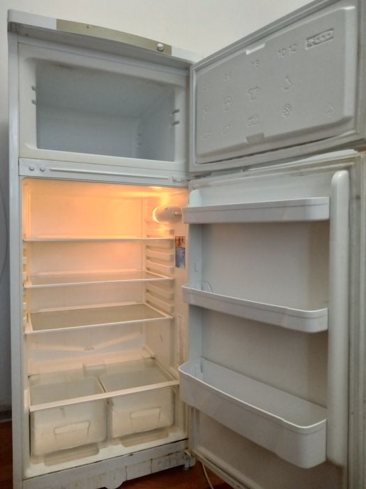 Продам холодилник Индезит