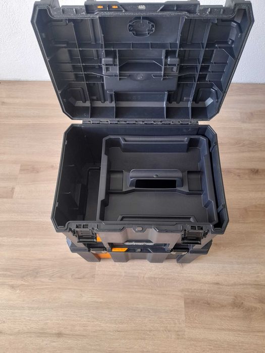 Dewalt куфар за инструменти