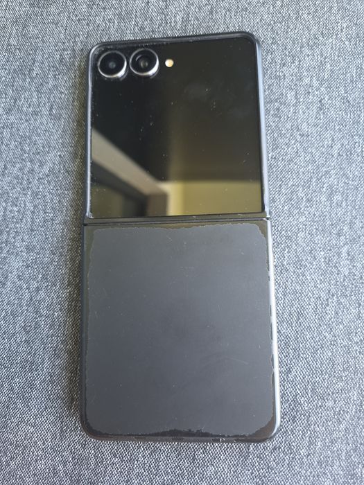 Samsung Galaxy Flip 7