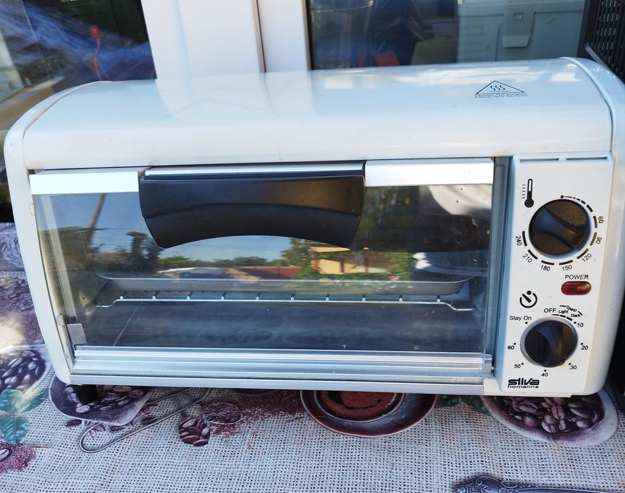Mini cuptor electric