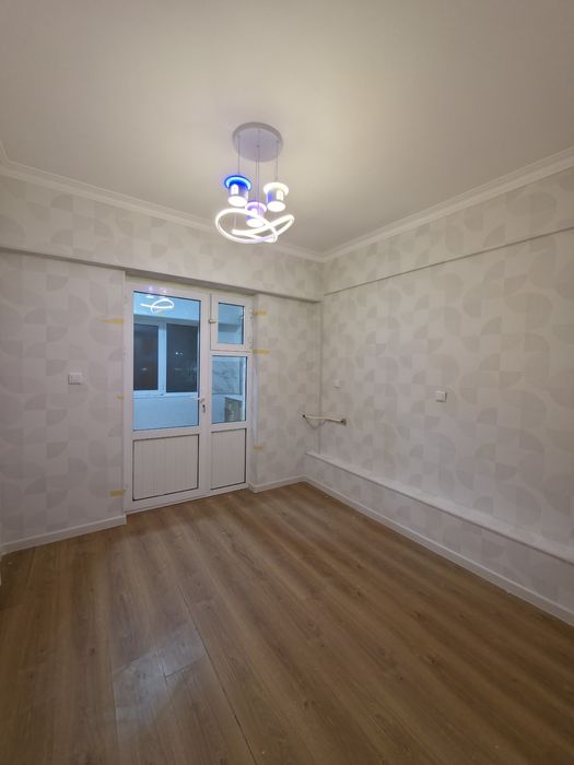 Янгихаёт 8 худуд 2*3/3/9 ,74 квадрат срочно сотилади