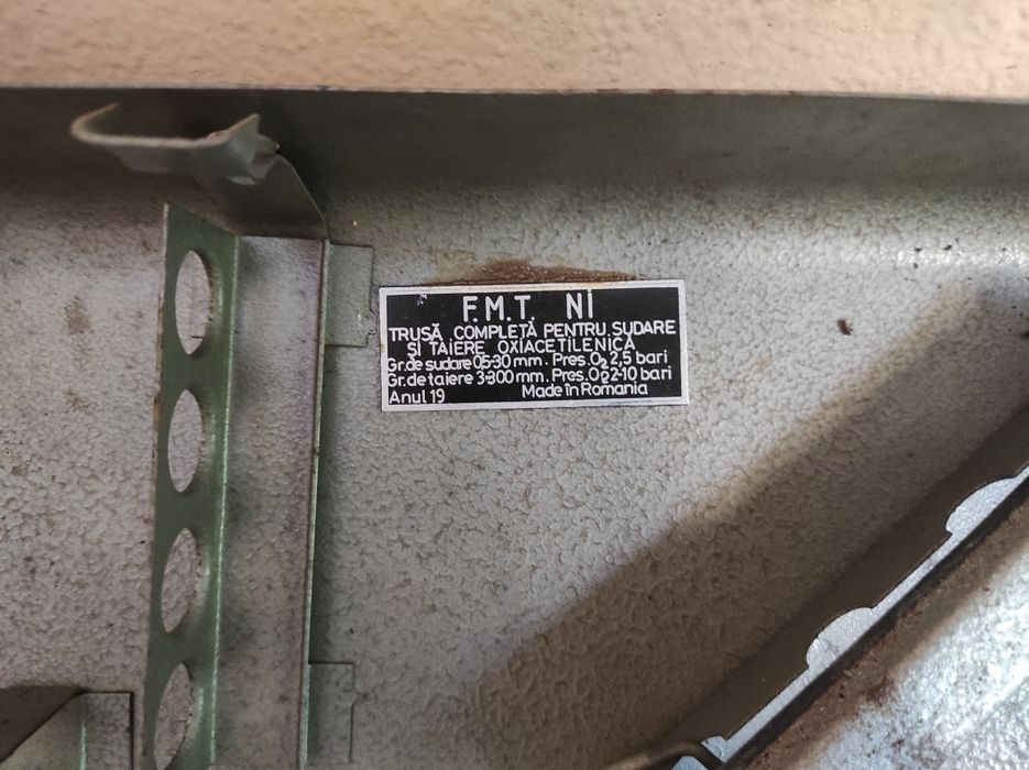Cutie metalică pt componente sudare și tăiere oxiacetilenică