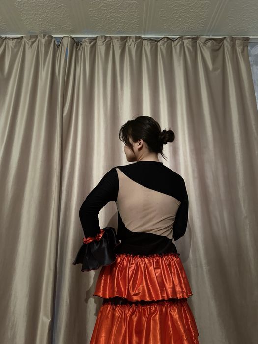 Срочно продаю Народные костюмы