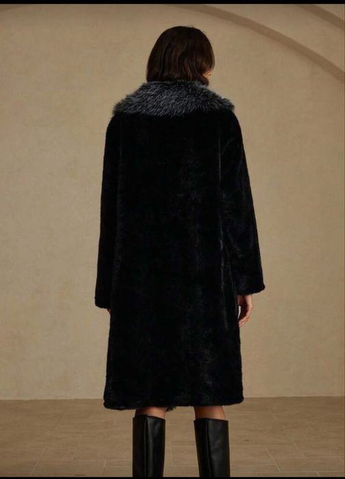 Елегантно черно дамско палто