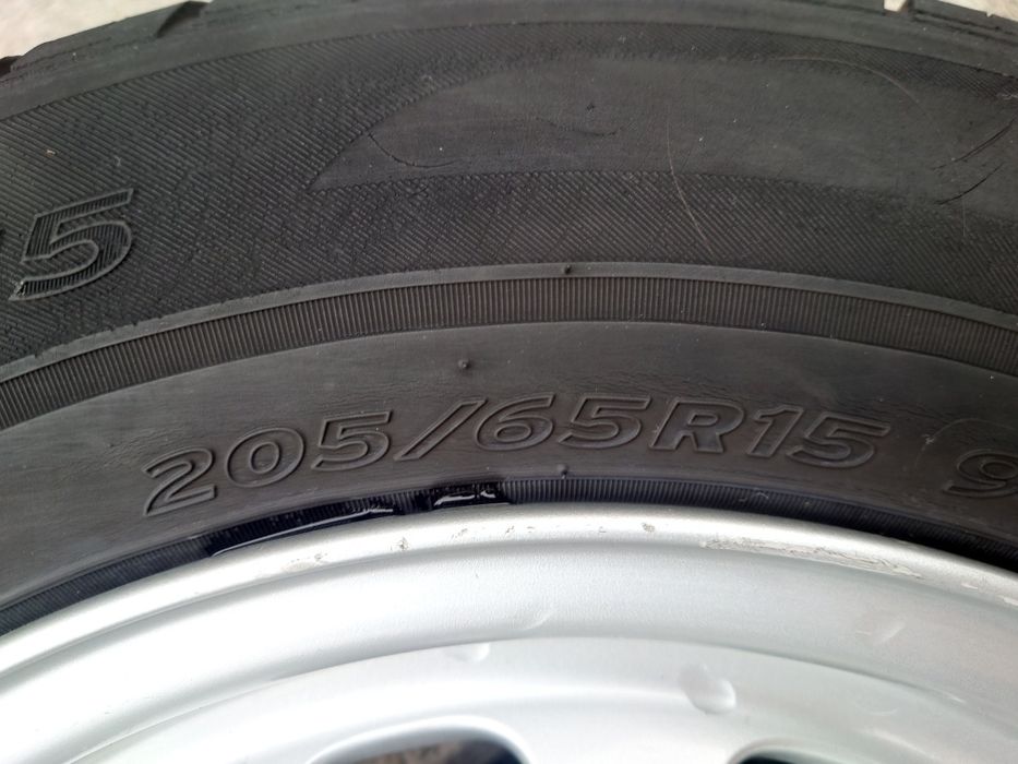 Vând jante cu cauciucuri vară BMW E 39 205/65/15