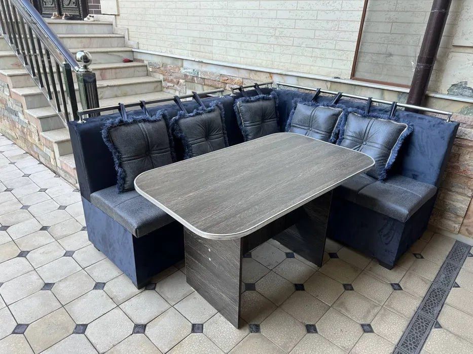 Сифатли кухини угалок+ стол+ пуфик