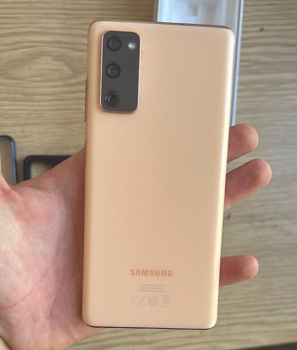 Vând Samsung s20 fe  128 gb