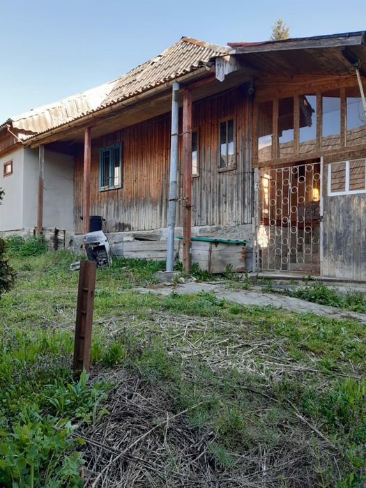 Casă cu teren de vânzare – locul ideal pentru un nou început