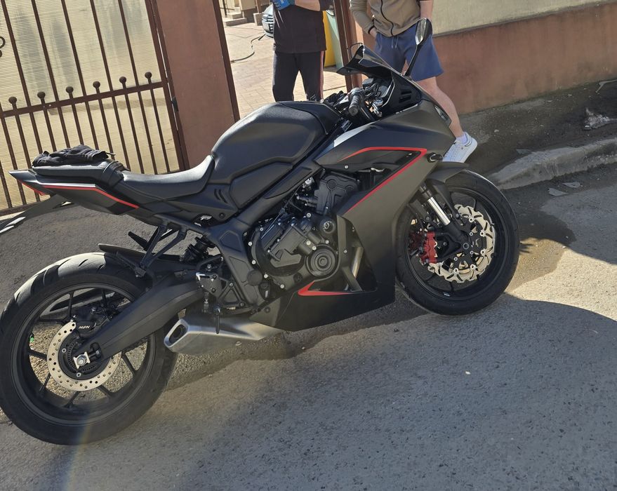 Honda CBR 650 R 2025 e-clutch