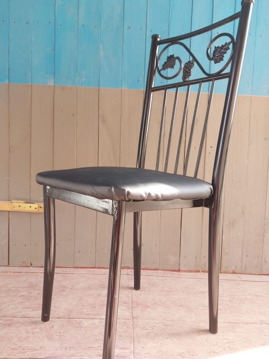 Темір орындықтар