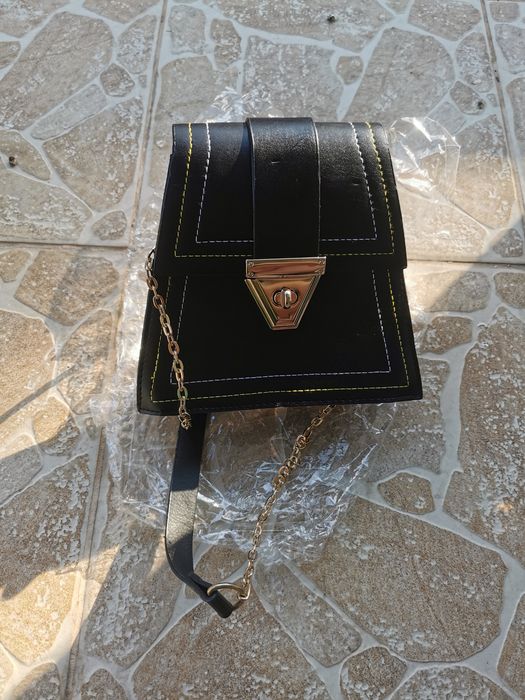 Дамски чанти. Бежов, син, черен цвят