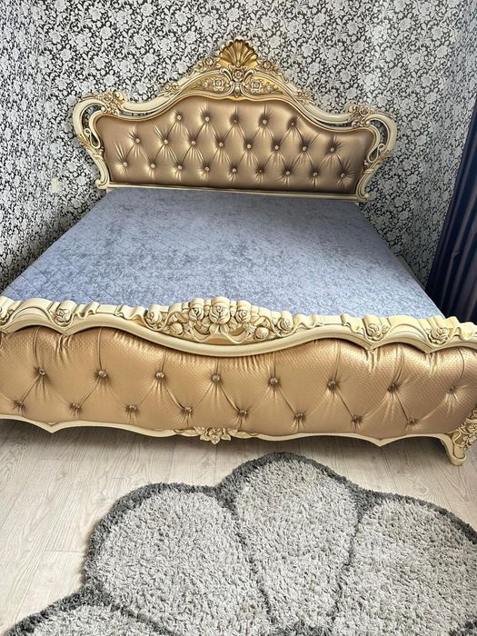 Продам спальный гарнитур