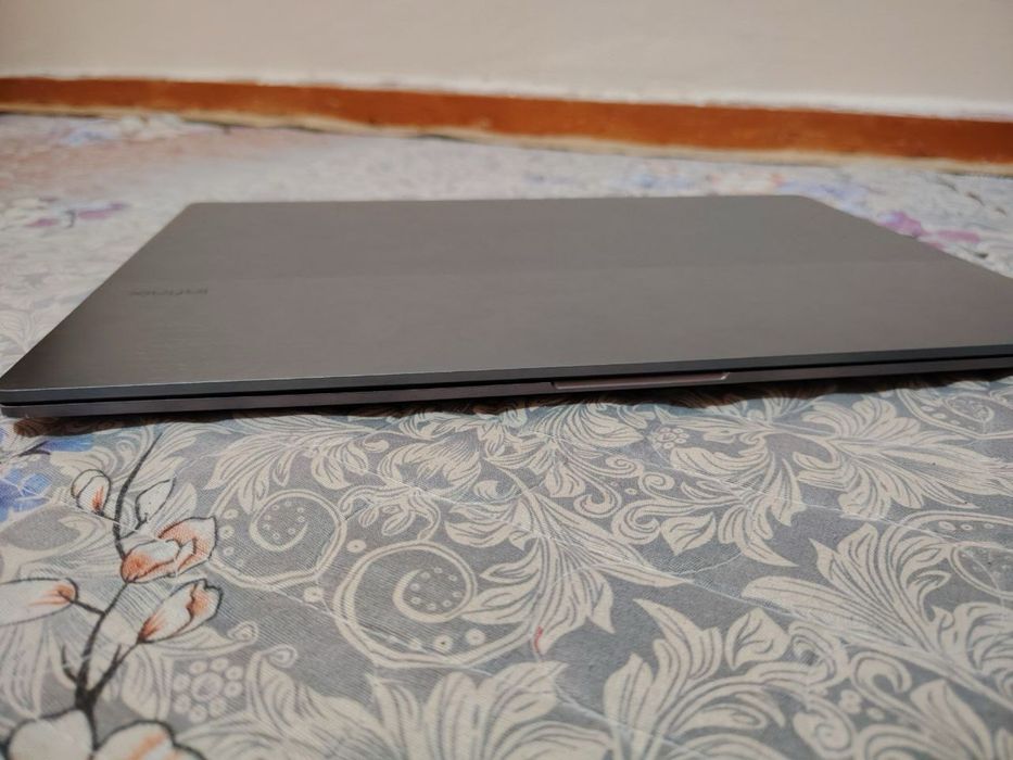 Infinix INBook X2 Plus Core i3 — Ideal holat, katta ekran, tez SSD