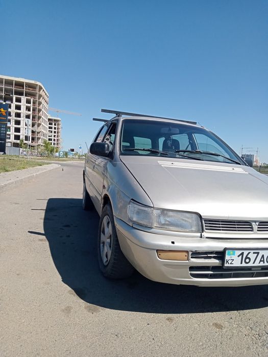 Митсубиси спейс вагон