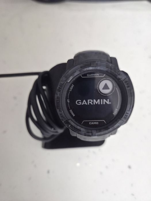 Vând ceas Garmin Instinct 2 Camo