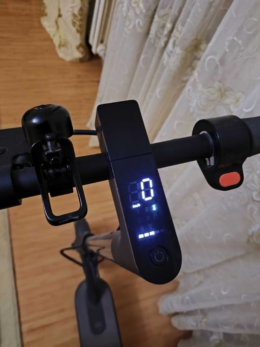 Xiaomi Mi Electric Scooter Essential