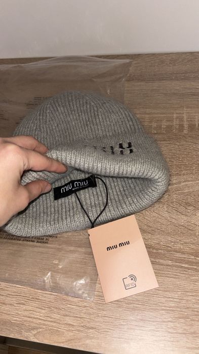 - fes Miu miu (lana 100%)