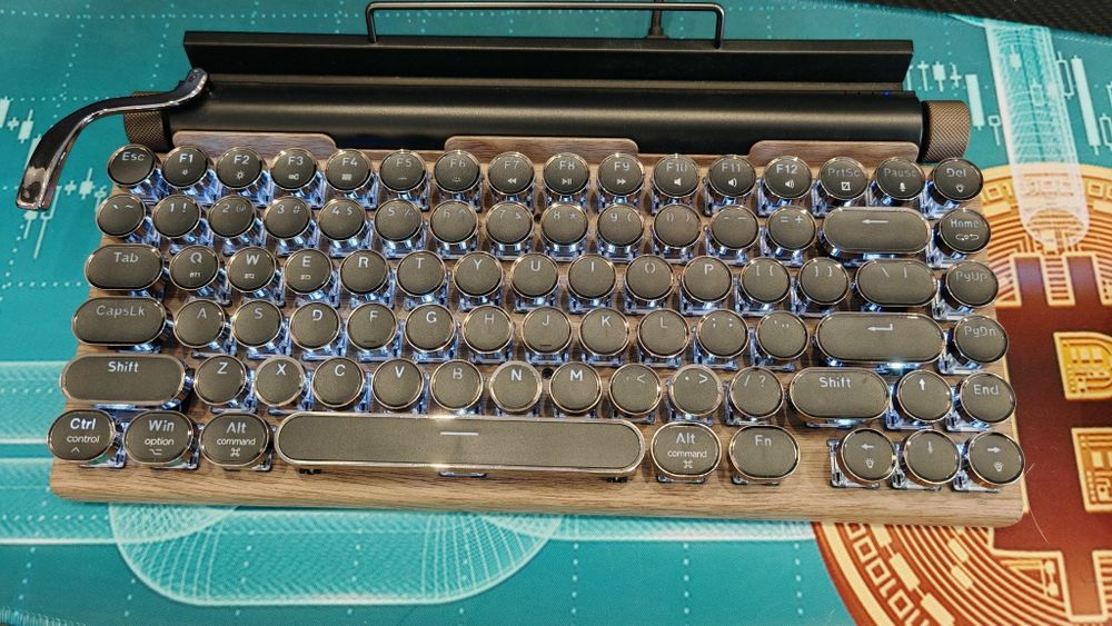 Геймърска клавиатура ретро дизайн