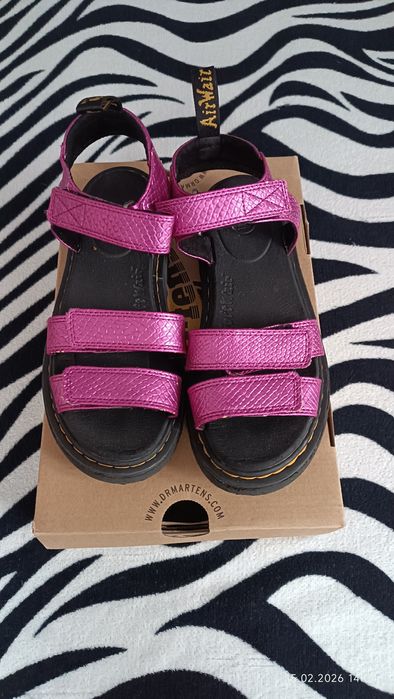 Сандали Dr. Martens