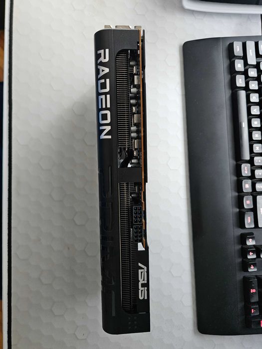 Placa video AMD RX 9070