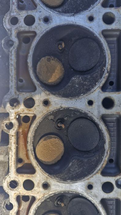Головку блока цилиндров