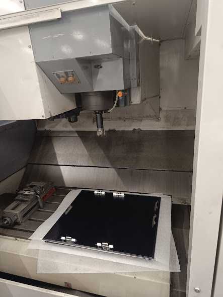 CNC , Masian de frezat in 3 axe cu comanda numerica Mori Seiki