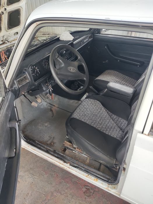Vaz 2107 satiladi yili 2005