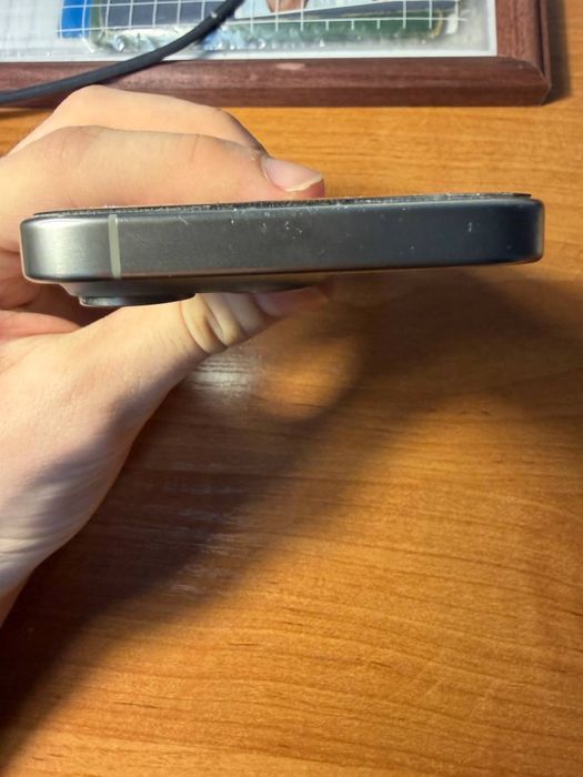 Продаю Iphone 15 pro