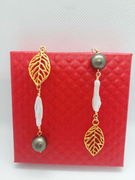 Висящи обеци с перли