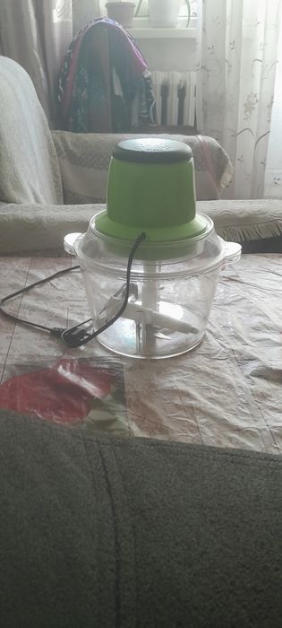 Ручной измельчитель  в отличном состоянии