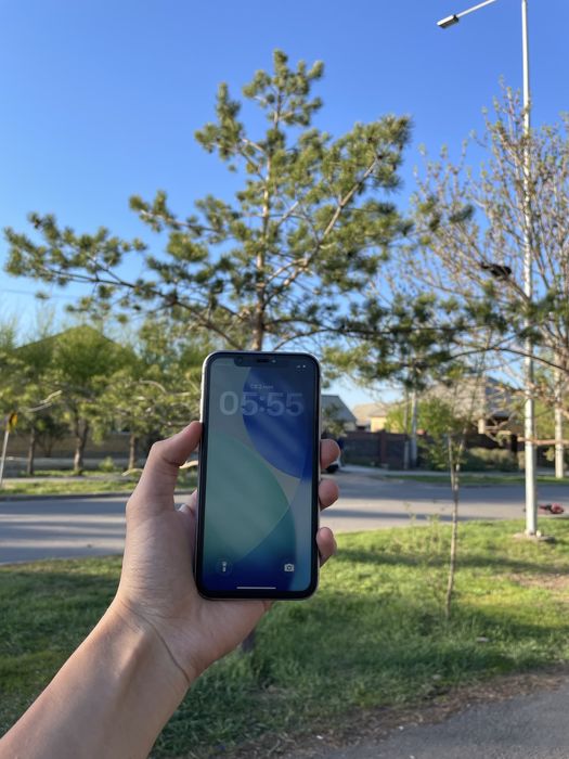 Продам срочно iPhone 11 64GB