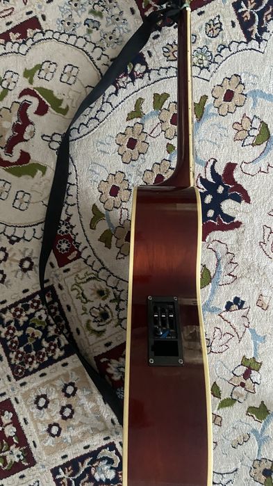 Продается гитара 6 струны