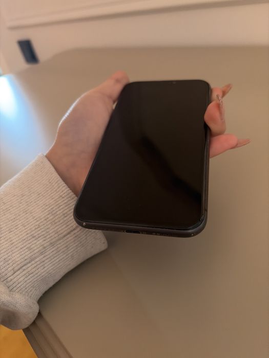 Iphone 11 продам